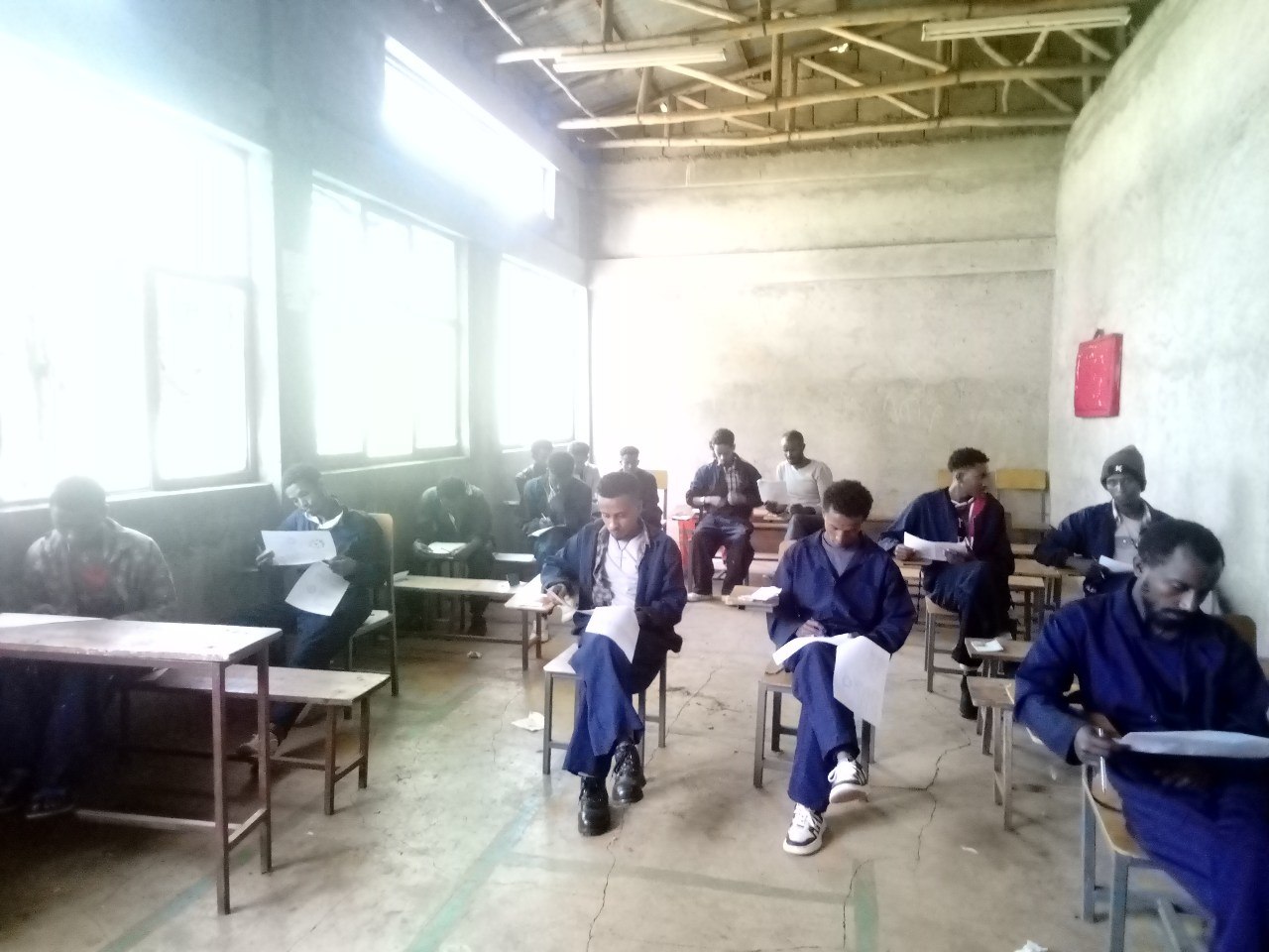 ፍኖተ ዳሞት ፖሊ ቴክኒክ ኮሌጅ መደበኛ ሠልጣኞችን እና ኢንተርፕራይዞችን የብቃት ምዘና /COC/ እያስመዘነ ይገኛል።